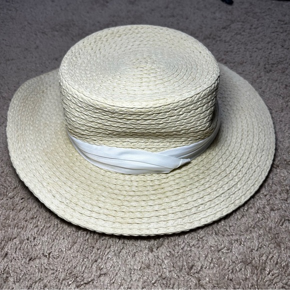 LIKE NEW Woven Beach Hat - Picture 2 of 4